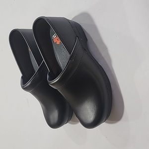 womens clogs
